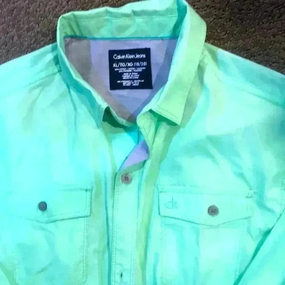 Calvin Klein green shirt Boys XL